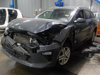 Salvage car Kia Cee d Ceed Sportswagon (CDF) Combi 5-drs 1.0i T-GDi 12V 120 Eco-Dynamics+ (G=
3LF) [88kW]  (11-2020/...) 2021