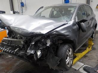 Auto da rottamare Volkswagen Polo Polo V (6R) Hatchback 1.2 TSI 16V BlueMotion Technology (CJZC(Euro 6))=
 [66kW]  (02-2014/10-2017) 2014/7