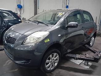 Coche siniestrado Toyota Yaris Yaris II (P9) Hatchback 1.3 16V VVT-i (2SZFE) [64kW]  (08-2005/11-2010=
) 2008