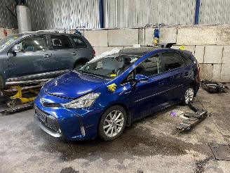 Coche siniestrado Toyota Prius Prius Plus (ZVW4) MPV 1.8 Hybrid 16V (2ZRFXE) [100kW]  (05-2011/...) 2015