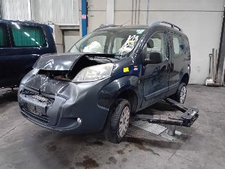 Coche siniestrado Citroën Nemo Nemo Combi (AJ) MPV 1.4 (TU3A/L5(KFV)) [54kW]  (04-2009/...) 2010