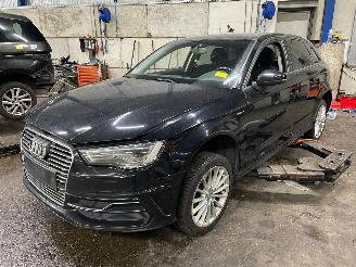 Uttjänta bilar auto Audi A3 A3 Sportback (8VA/8VF) Hatchback 5-drs 1.4 TFSI 16V e-tron (CUKB(Euro =
6)) [110kW]  (05-2014/10-2020) 2015/0