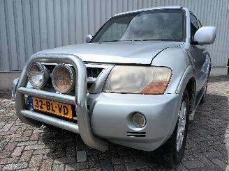 uszkodzony samochody osobowe Mitsubishi Pajero Pajero Canvas Top (V6/7) Terreinwagen 3.2 DI-D 16V (4M41) [118kW]  (10=
-2001/12-2006) 2004/3