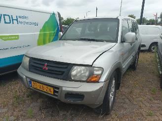 uszkodzony samochody osobowe Mitsubishi Pajero Pajero Hardtop (V6/7) Terreinwagen 3.2 DI-D 16V (4M41) [118kW]  (04-20=
00/12-2006) 2003/1