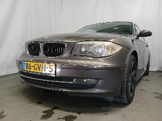 krockskadad bil auto BMW 1-serie 1 serie (E81) Hatchback 3-drs 116i 1.6 16V (N43-B16A) [90kW]  (03-2007=
/12-2011) 2008/9