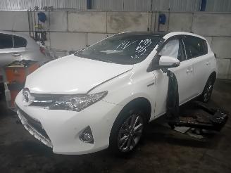Vrakbiler auto Toyota Auris Auris (E18) Hatchback 5-drs 1.8 16V Hybrid (2ZRFXE) [100kW]  (10-2012/=
03-2019) 2014