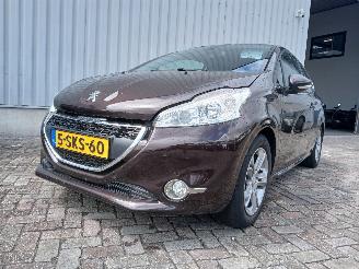 Coche accidentado Peugeot 208 208 I (CA/CC/CK/CL) Hatchback 1.6 Vti 16V (EP6C(5FS)) [88kW]  (03-2012=
/12-2019) 2013/10
