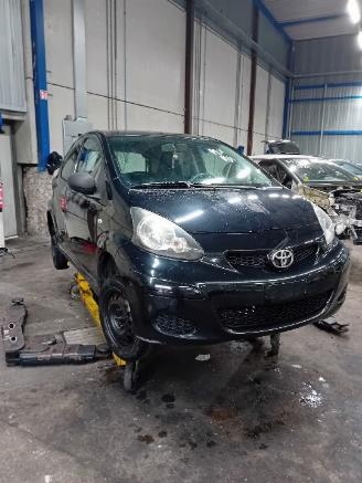 demontáž osobní automobily Toyota Aygo Aygo (B10) Hatchback 1.0 12V VVT-i (1KR-FE) [50kW]  (07-2005/05-2014) 2010