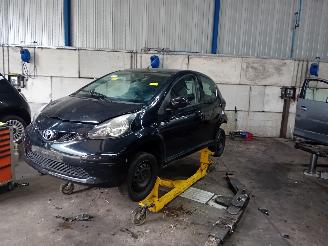 rozbiórka samochody osobowe Toyota Aygo Aygo (B10) Hatchback 1.0 12V VVT-i (1KR-FE) [50kW]  (07-2005/05-2014) 2008
