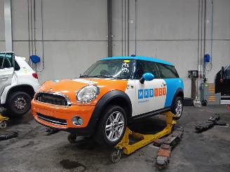 Coche siniestrado Mini Mini Clubman (R55) Combi 1.6 16V Cooper (N12-B16A) [88kW]  (10-2007/12-2013=
) 2009
