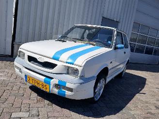 uszkodzony samochody osobowe Zastava Yugo  2001/1