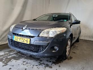 Unfallwagen Renault Mégane Megane III Grandtour (KZ) Combi 5-drs 1.4 16V TCe 130 (H4J-700(H4J-A7)=
) [96kW]  (05-2009/02-2016) 2010/3