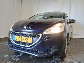 Auto incidentate Peugeot 208 208 I (CA/CC/CK/CL) Hatchback 1.0 Vti 12V PureTech (EB0(ZMZ)) [50kW]  =
(03-2012/12-2019) 2013/12