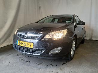 krockskadad bil auto Opel Astra Astra J Sports Tourer (PD8/PE8/PF8) Combi 1.6 Turbo 16V (A16LET(Euro 5=
)) [132kW]  (10-2010/10-2015) 2011/7