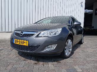 Vaurioauto  passenger cars Opel Astra Astra J Sports Tourer (PD8/PE8/PF8) Combi 1.4 16V ecoFLEX (A14XER(Euro=
 5)) [74kW]  (10-2010/10-2015) 2011/10