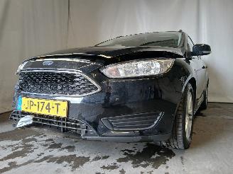 krockskadad bil auto Ford Focus Focus 3 Wagon Combi 1.0 Ti-VCT EcoBoost 12V 100 (M2DC) [74kW]  (02-201=
2/05-2018) 2016/5