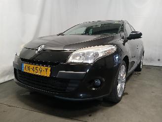skadebil auto Renault Mégane Megane III Grandtour (KZ) Combi 5-drs 1.4 16V TCe 130 (H4J-700(H4J-A7)=
) [96kW]  (05-2009/02-2016) 2010/9