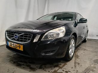Coche accidentado Volvo V-60 V60 I (FW/GW) Combi 1.6 T3 16V (B4164T3(Euro 5)) [110kW]  (09-2010/12-=
2015) 2011/10