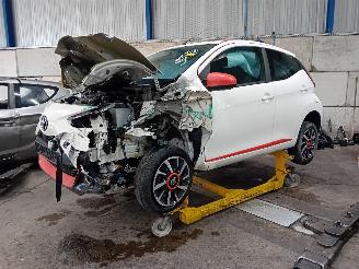 Coche siniestrado Toyota Aygo Aygo (B40) Hatchback 1.0 12V VVT-i (1KR-FE) [53kW]  (03-2018/...) 2019