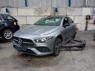 Démontage voiture Mercedes Cla-klasse CLA (118.3) Sedan 1.3 CLA-200 Turbo 16V (M282.914) [120kW]  (03-2019/.=
=2E.) 2019