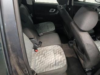 Skoda Roomster Roomster (5J) MPV 1.4 16V (CGGB) [63kW]  (09-2006/05-2015) picture 9