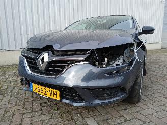 Vaurioauto  passenger cars Renault Mégane Megane IV Estate (RFBK) Combi 5-drs 1.3 TCE 140 16V (H5H-450(H5H-A4)) =
[103kW]  (01-2018/...) 2020/4