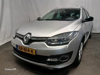 Auto incidentate Renault Mégane Megane III Grandtour (KZ) Combi 5-drs 1.5 dCi 110 (K9K-636(K9K-A6)) [8=
1kW]  (02-2009/04-2016) 2015/1
