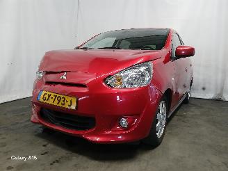 Vaurioauto  passenger cars Mitsubishi Space-star Space Star (A0) Hatchback 1.0 12V (3A90(Euro 5)) [52kW]  (05-2012/...)= 2015/9