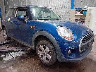 Mini Mini Mini (F56) Hatchback 3-drs 1.5 12V One D (B37C15A) [70kW]  (03-2014/..=
=2E) picture 2