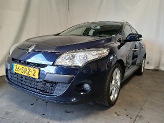uszkodzony samochody osobowe Renault Mégane Megane III Grandtour (KZ) Combi 5-drs 2.0 16V CVT (M4R-F713) [103kW]  =
(05-2009/02-2016) 2010/10