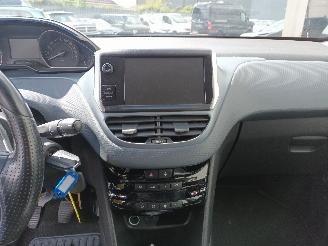 Peugeot 208 208 I (CA/CC/CK/CL) Hatchback 1.6 Blue HDi 100 (DV6FD(BHY)) [73kW]  (0=
1-2015/12-2019) picture 14