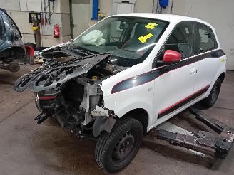 Auto da rottamare Renault Twingo Twingo III (AH) Hatchback 5-drs 1.0 SCe 70 12V (H4D-400(H4D-A4)) [52kW=
]  (09-2014/...) 2015