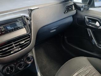 Peugeot 208 208 I (CA/CC/CK/CL) Hatchback 1.0 Vti 12V PureTech (EB0(ZMZ)) [50kW]  =
(03-2012/12-2019) picture 17