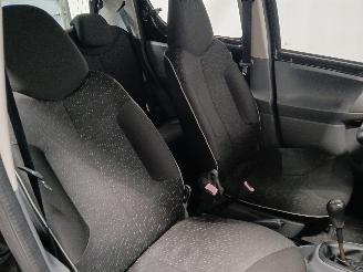 Peugeot 107 107 Hatchback 1.0 12V (384F(1KR)) [50kW]  (06-2005/05-2014) picture 8