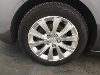 Peugeot 308 308 SW (L4/L9/LC/LJ/LR) Combi 5-drs 1.2 12V e-THP PureTech 110 (EB2DT(=
HNZ)) [81kW]  (03-2014/12-2021) picture 19