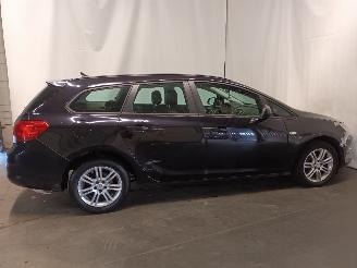 Opel Astra Astra J Sports Tourer (PD8/PE8/PF8) Combi 1.4 16V ecoFLEX (A14XER(Euro=
 5)) [74kW]  (10-2010/10-2015) picture 11