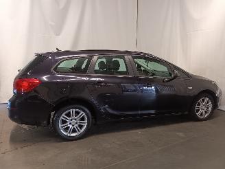 Opel Astra Astra J Sports Tourer (PD8/PE8/PF8) Combi 1.4 16V ecoFLEX (A14XER(Euro=
 5)) [74kW]  (10-2010/10-2015) picture 10