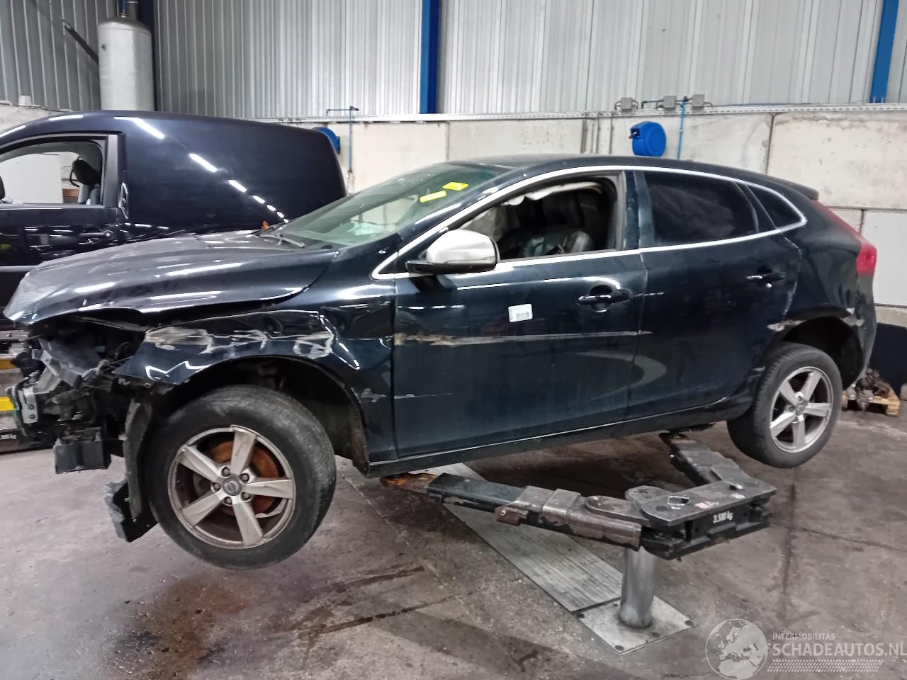 Volvo V-40 V40 (MV) Hatchback 5-drs 1.6 D2 (D4162T) [84kW]  (03-2012/12-2016)