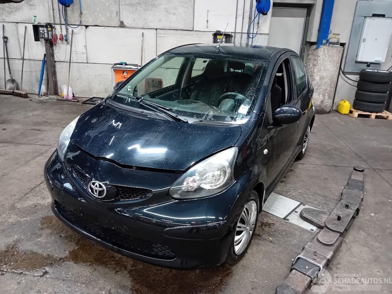 Toyota Aygo Aygo (B10) Hatchback 1.0 12V VVT-i (1KR-FE) [50kW]  (07-2005/05-2014)