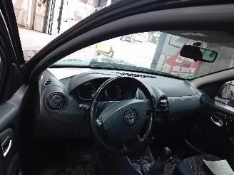 Dacia Duster Duster (HS) SUV 1.6 16V (K4M-690(K4M-F6)) [77kW]  (04-2010/01-2018) picture 5