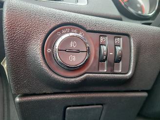 Opel Astra Astra J (PC6/PD6/PE6/PF6) Hatchback 5-drs 1.7 CDTi 16V EcoFLEX 130 (A1=
7DTE(Euro 5)) [96kW]  (07-2011/10-2015) picture 12