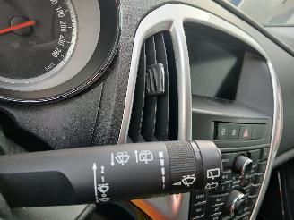 Opel Astra Astra J (PC6/PD6/PE6/PF6) Hatchback 5-drs 1.7 CDTi 16V EcoFLEX 130 (A1=
7DTE(Euro 5)) [96kW]  (07-2011/10-2015) picture 14