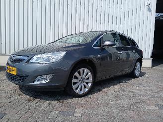 Opel Astra Astra J Sports Tourer (PD8/PE8/PF8) Combi 1.4 16V ecoFLEX (A14XER(Euro=
 5)) [74kW]  (10-2010/10-2015) picture 3