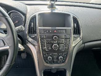 Opel Astra Astra J Sports Tourer (PD8/PE8/PF8) Combi 1.4 16V ecoFLEX (A14XER(Euro=
 5)) [74kW]  (10-2010/10-2015) picture 16