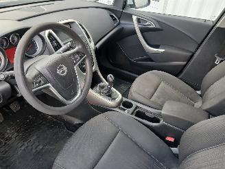 Opel Astra Astra J Sports Tourer (PD8/PE8/PF8) Combi 1.7 CDTi 16V (A17DTR(Euro 5)=
) [81kW]  (10-2010/10-2015) picture 12