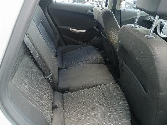 Opel Astra Astra J Sports Tourer (PD8/PE8/PF8) Combi 1.7 CDTi 16V (A17DTR(Euro 5)=
) [81kW]  (10-2010/10-2015) picture 9