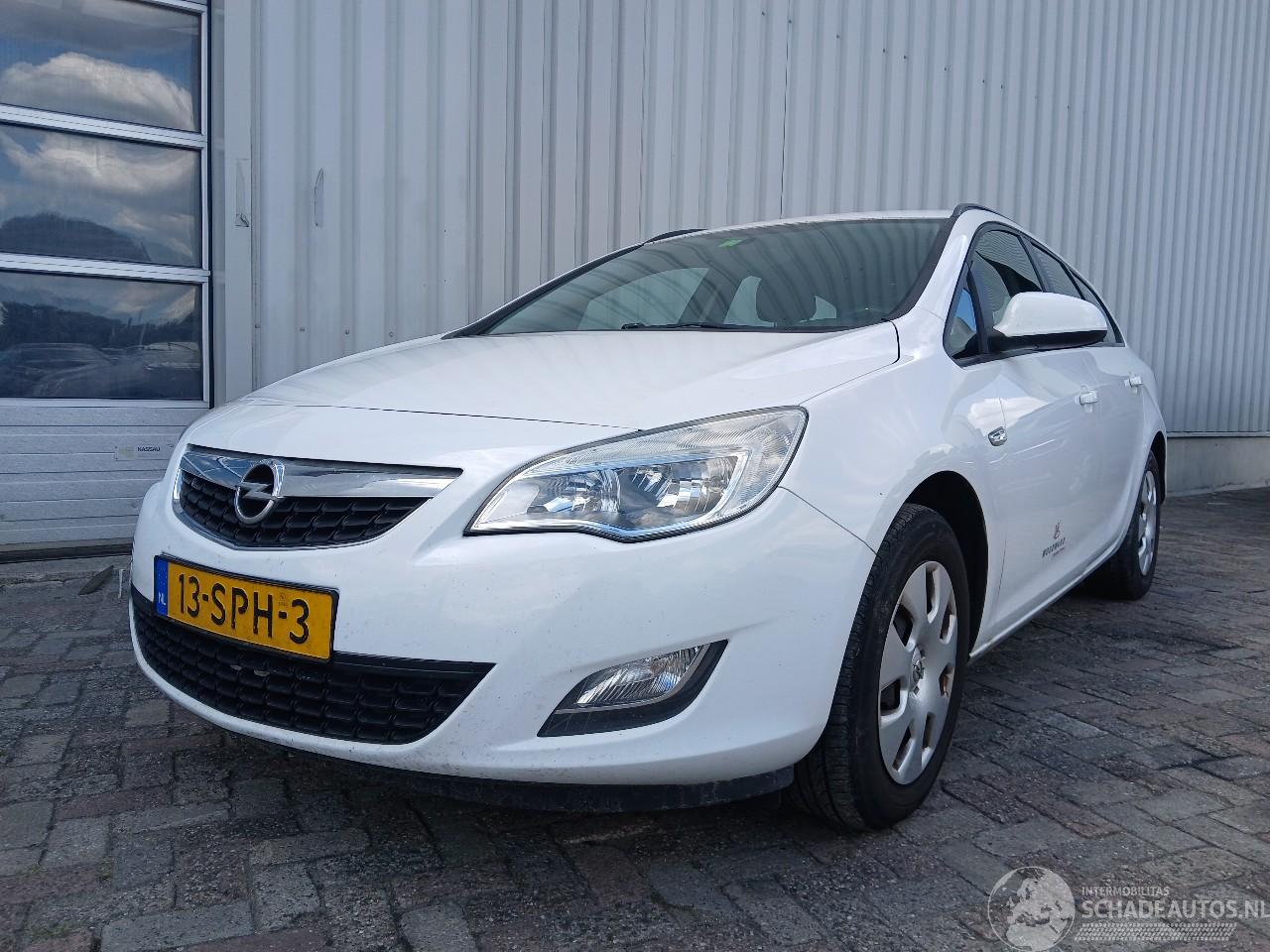 Opel Astra Astra J Sports Tourer (PD8/PE8/PF8) Combi 1.7 CDTi 16V (A17DTR(Euro 5)=
) [81kW]  (10-2010/10-2015)