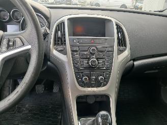 Opel Astra Astra J Sports Tourer (PD8/PE8/PF8) Combi 1.7 CDTi 16V (A17DTR(Euro 5)=
) [81kW]  (10-2010/10-2015) picture 17