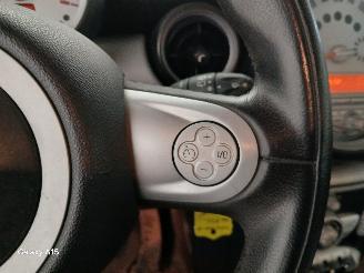 Mini Mini Mini (R56) Hatchback 1.6 16V Cooper (N12-B16A) [88kW]  (10-2006/02-201=
2) picture 15