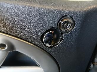 Mini Mini Mini Cooper S (R53) Hatchback 1.6 16V (W11-B16A) [120kW]  (03-2002/09-=
2006) picture 19